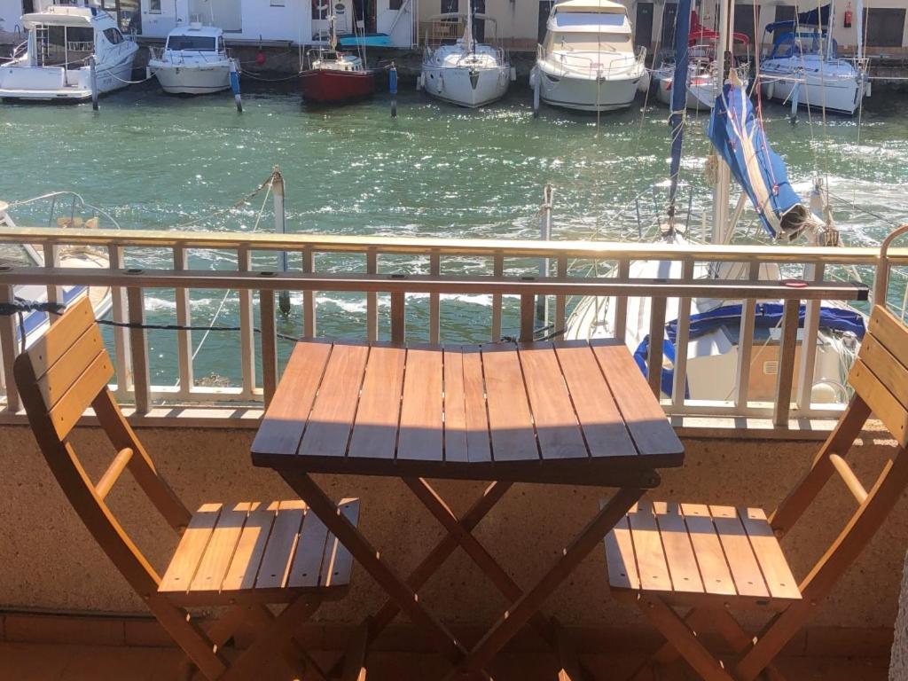 Port Ambar - Apartamento En La Marina De Empuriabrava - Balcon Con Vistas Al Canal - Playa - Wifi المظهر الخارجي الصورة