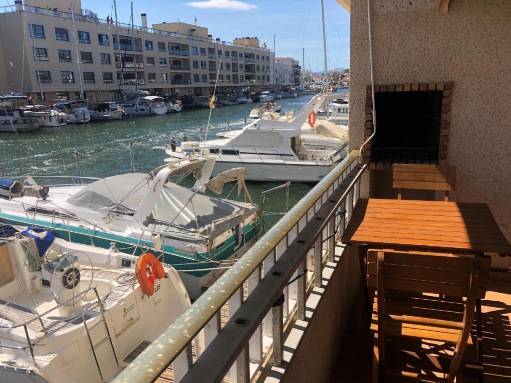 Port Ambar - Apartamento En La Marina De Empuriabrava - Balcon Con Vistas Al Canal - Playa - Wifi المظهر الخارجي الصورة