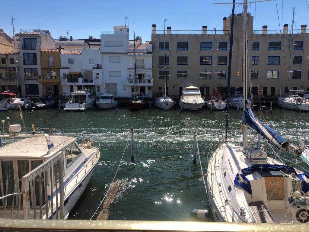 Port Ambar - Apartamento En La Marina De Empuriabrava - Balcon Con Vistas Al Canal - Playa - Wifi المظهر الخارجي الصورة